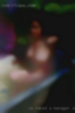 I'm naked a manager at a restaurant.